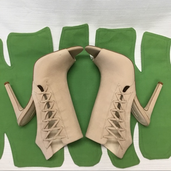 BCBGeneration New Striking Heels - Picture 3 of 8